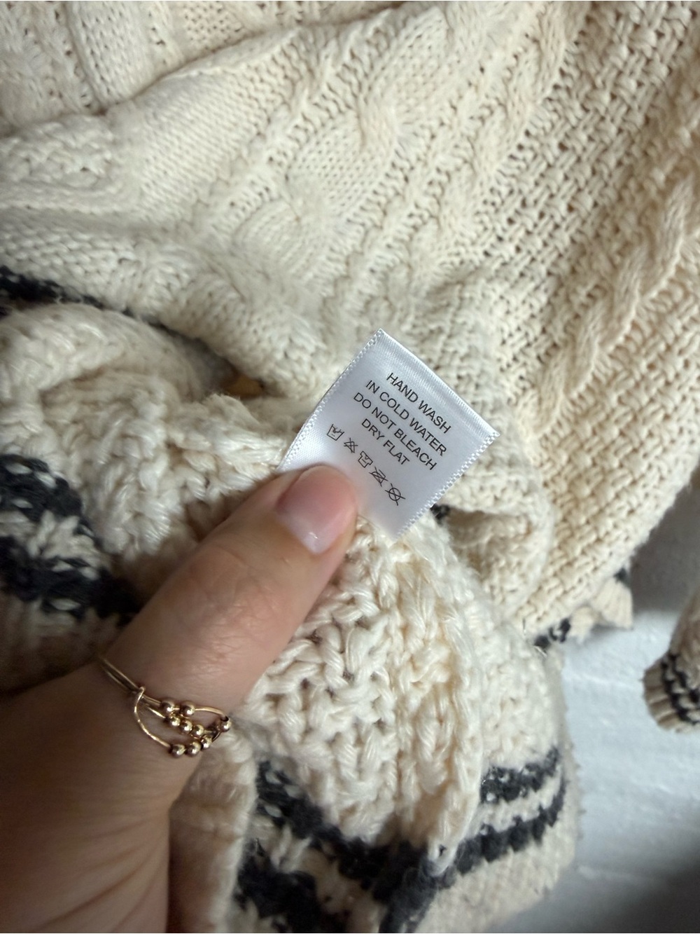 Taylor Swift: Folklore Cream Cable Knit Cardigan with Blue Trim and Stars - Picture 7 of 8